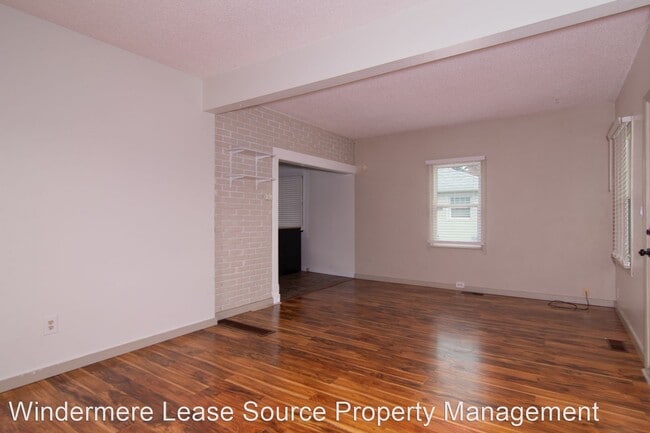 Building Photo - 2 br, 1 bath House - 707 E Providence