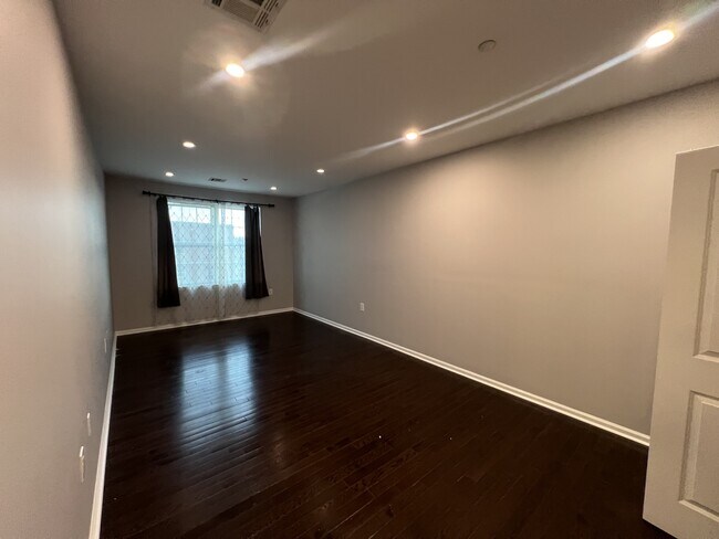 Foto del edificio - 1209 Summit Ave