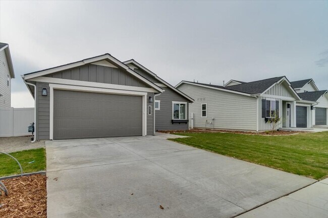 Foto del edificio - Charming 3 Bed and 2 Bath Home