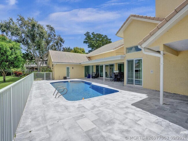 Foto del edificio - 4495 Woodfield Blvd