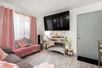 Building Photo - 2015 Dairy Mart Rd