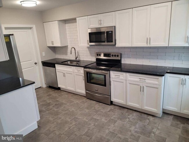 Building Photo - 22 Mimosa Ct