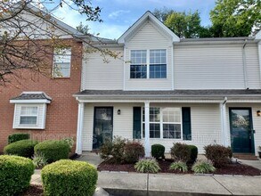 Building Photo - 325 Shoshone Pl