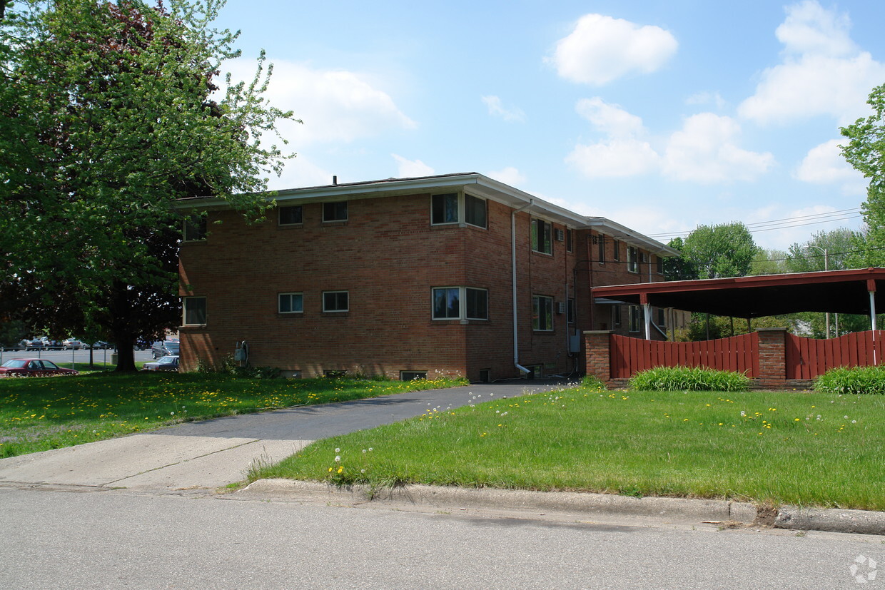 Building Photo - 1100 Weber Dr