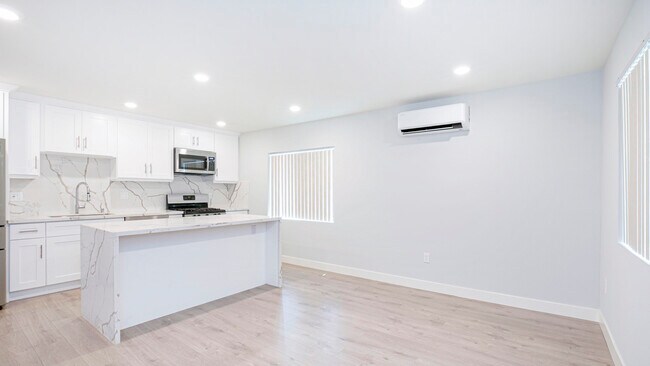 Foto del edificio - 12256 Vanowen St