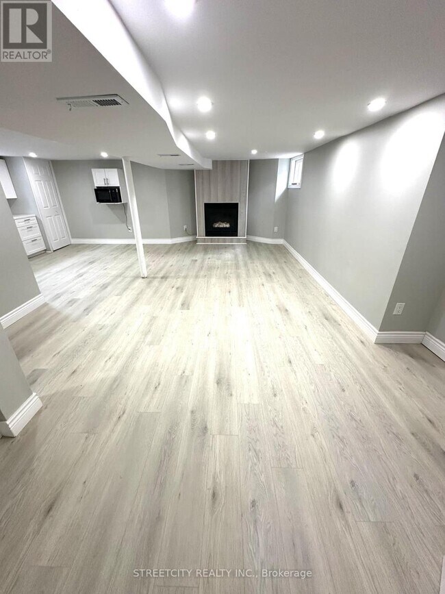 Building Photo - 437 Charlotte St