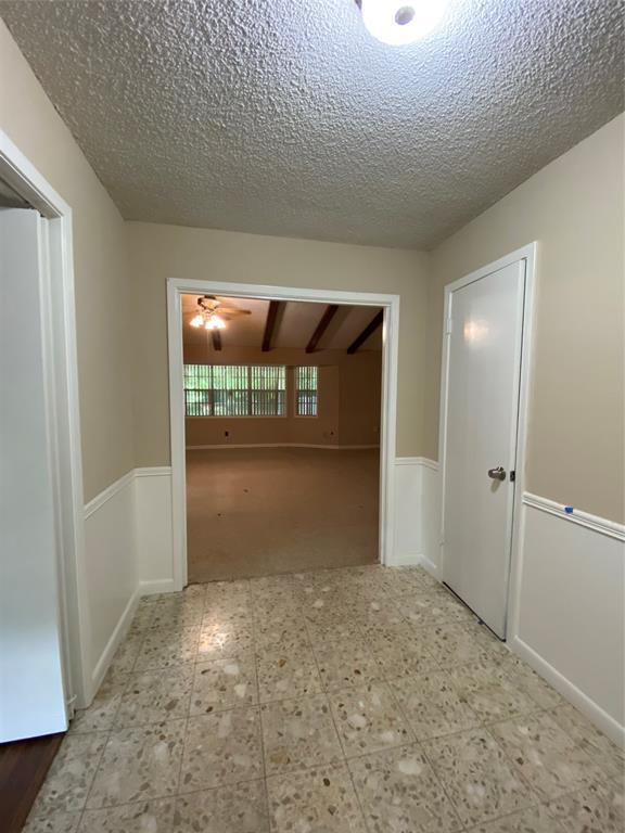 Foto del edificio - 22827 W State Hwy 6