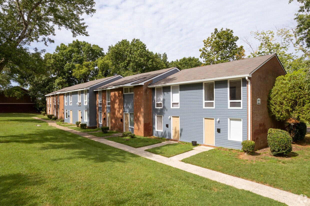 Forest Hills Townhomes Apartments 56005603 Farm Pond Ln Charlotte