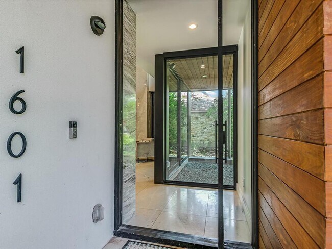 Foto del edificio - 1601 Barn Swallow Dr