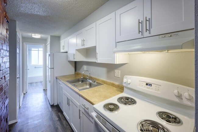 Building Photo - Abrigo Apartments