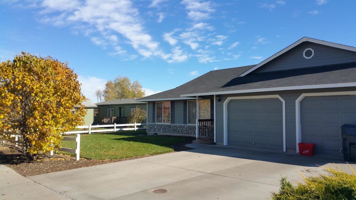 Foto principal - 2850 SW 25th St