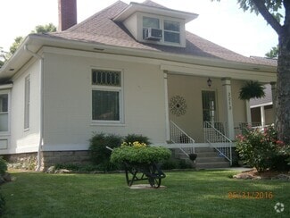 Building Photo - 2213 10th Ave S