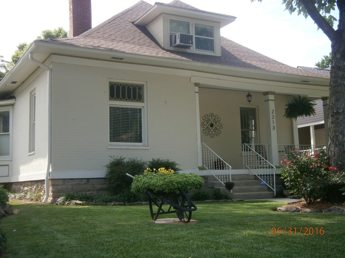 Photo - 2213 10th Ave S (Nashville, TN)