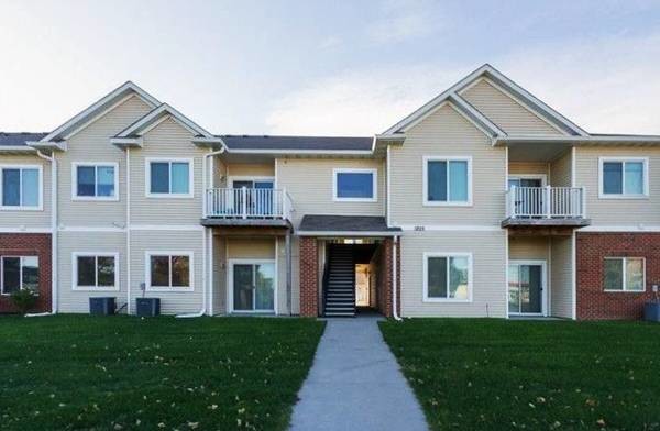 Primary Photo - 1825 SW White Birch Cir