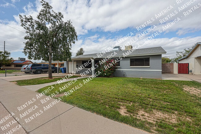 Building Photo - 12648 N 32nd Ave