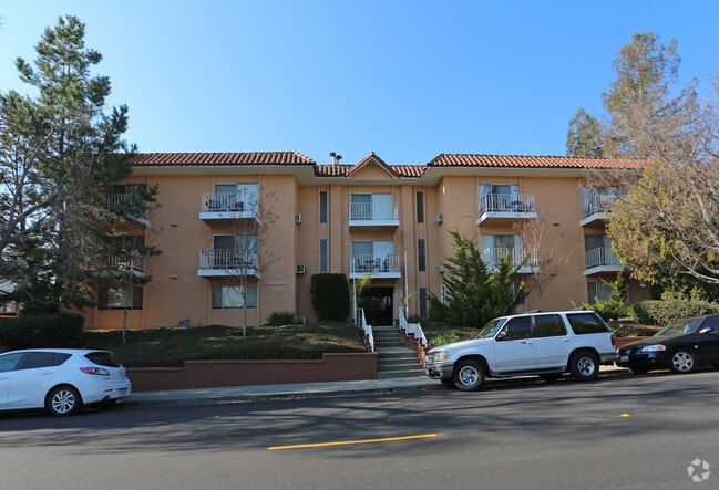 Building Photo - Spanish Castle Apartments
