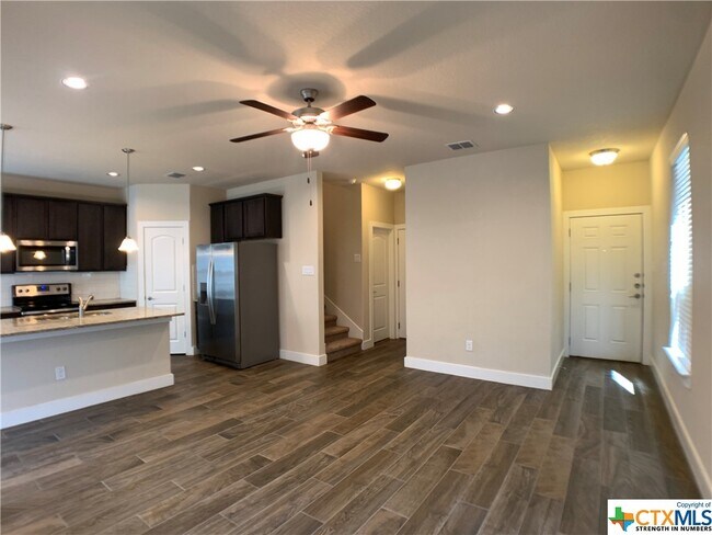 Foto del edificio - 724 Gristmill Dr