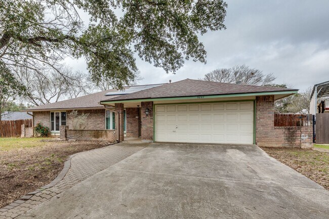 Building Photo - 4-BEDROOM HOME ON CUL DE SAC LOT IN WOODS END