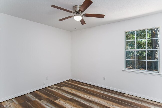 Foto del edificio - 3 br, 1.5 bath House - 108 David Circle