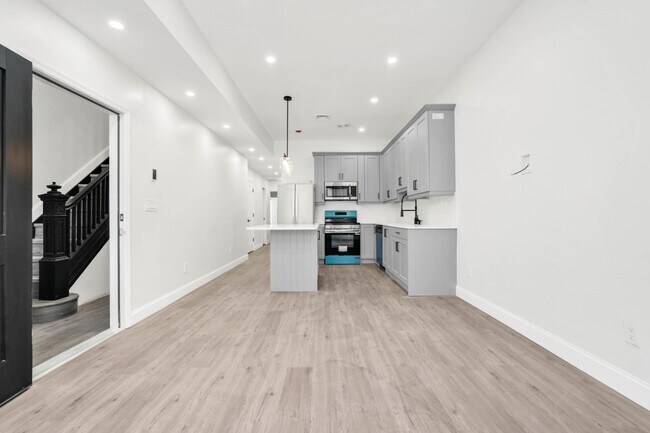 Foto del edificio - 1308 Rogers Ave