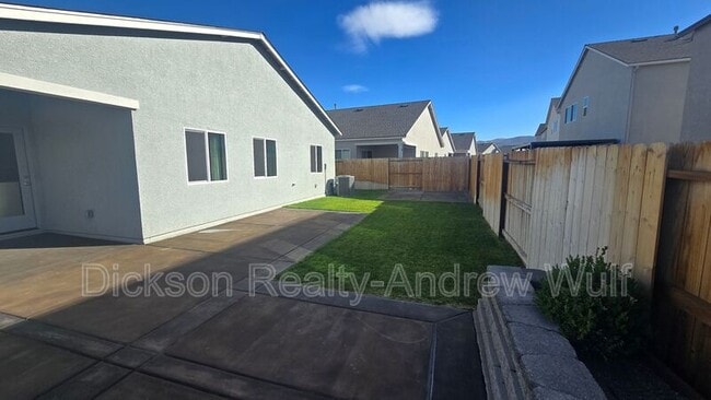Building Photo - 7571 Grassy Plns Dr