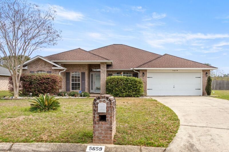 Foto principal - 5659 Tiger Woods Dr