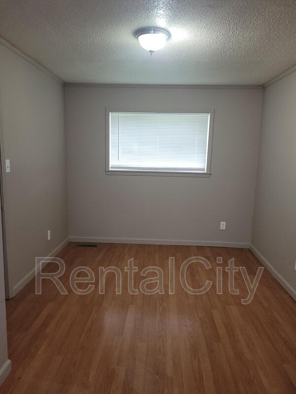 Building Photo - 1590 Upper Finley Rd