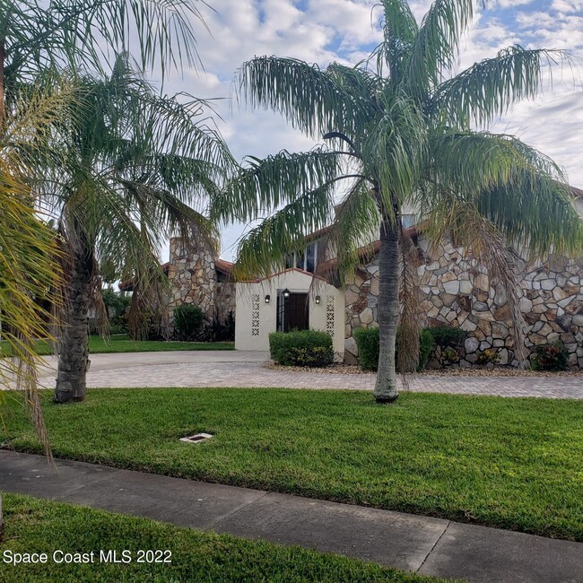 Building Photo - 215 Andros Ave