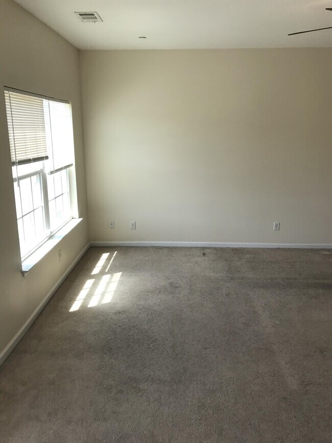 Foto del edificio - 363 Laurel Oak Ln