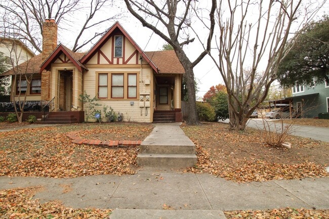 Foto del edificio - 438 W Rosewood Ave