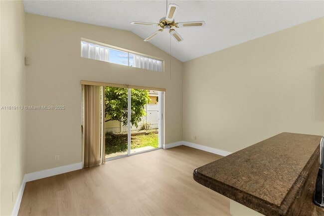 Foto del edificio - 18057 SW 30th Ct