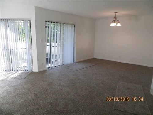 Building Photo - 1615 Cypress Pointe Dr