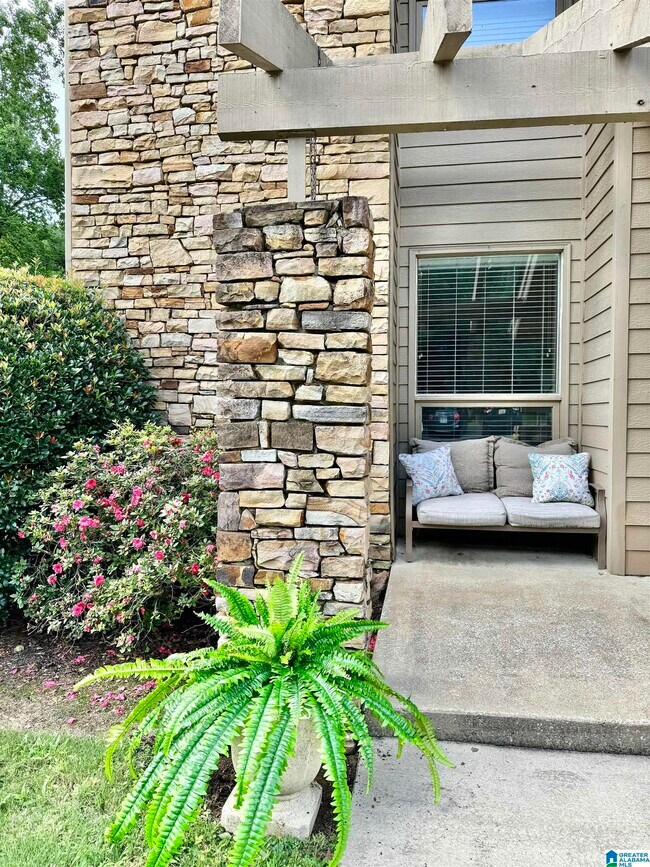 Building Photo - 3026 Cahaba Cliffs Dr