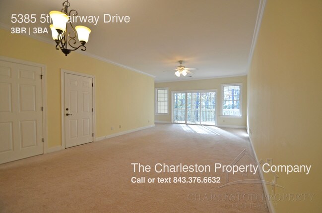 Building Photo - 5385 5th Fairway Dr