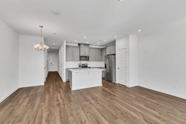 Building Photo - 5006 Dayflower Dr