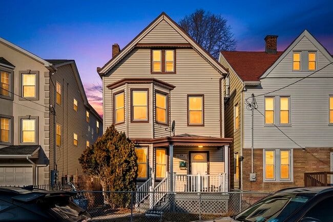 Building Photo - 73 N 14th St