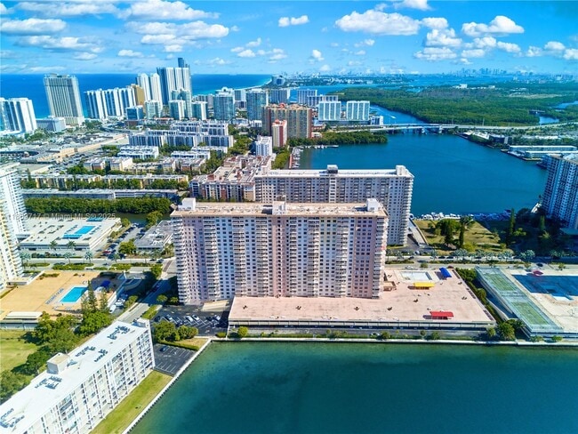Foto del edificio - 251 174th St
