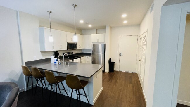 Foto del edificio - 1045 Armorlite Dr