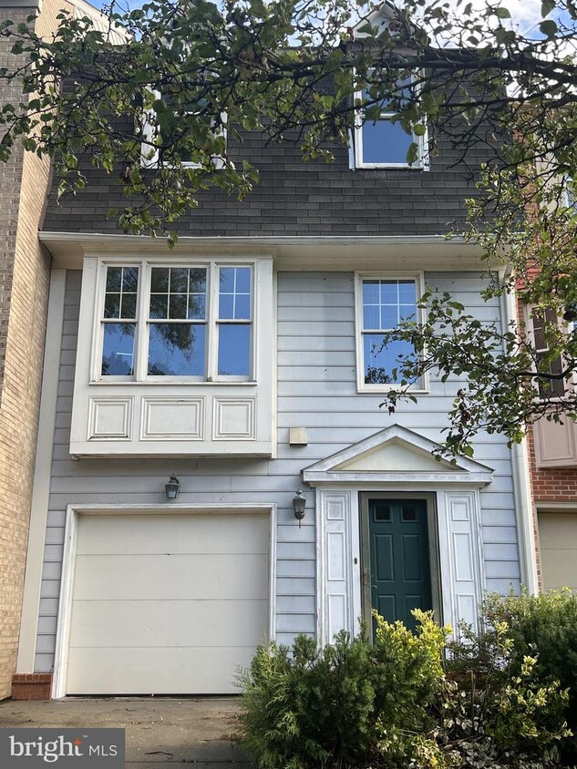 104 W Locust St, OCCOQUAN, VA 22125 Townhome Rentals in OCCOQUAN VA