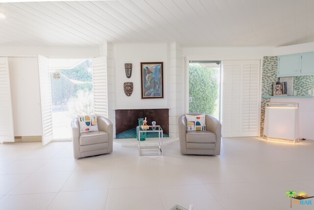 Building Photo - 37800 Da Vall Dr