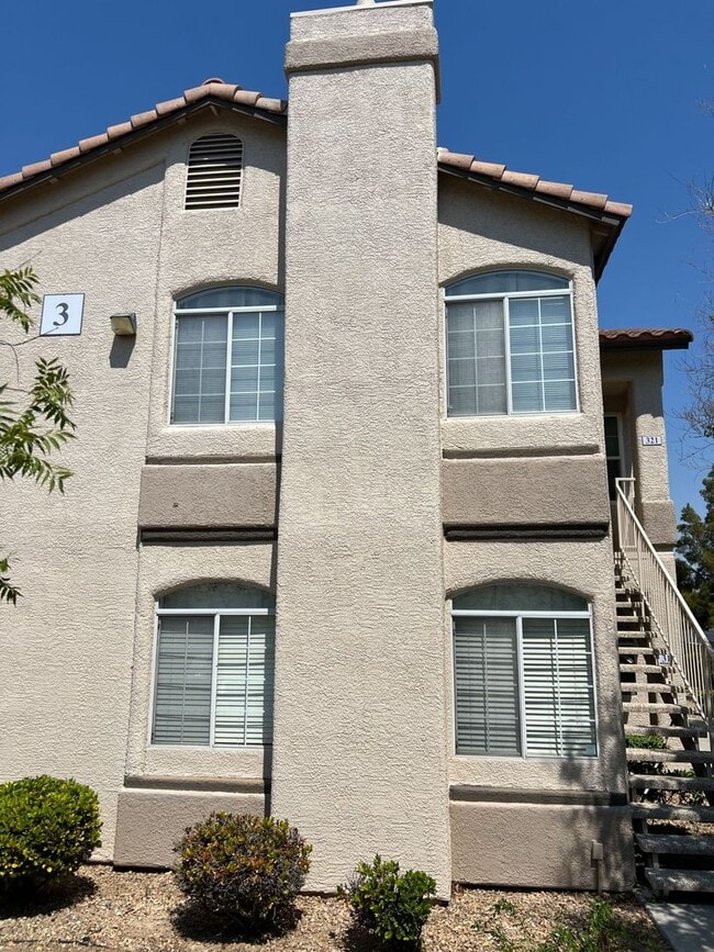 Building Photo - Henderson - 2 bedroom / 2 bath condo