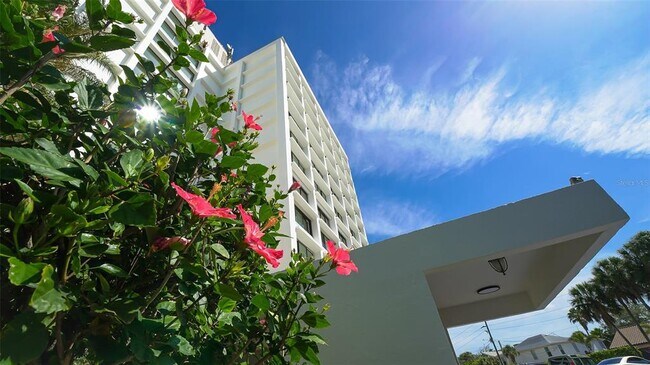 Building Photo - 4822 Ocean Blvd