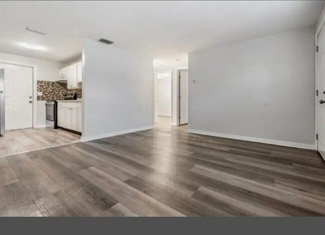 Building Photo - 1707 E Idell St