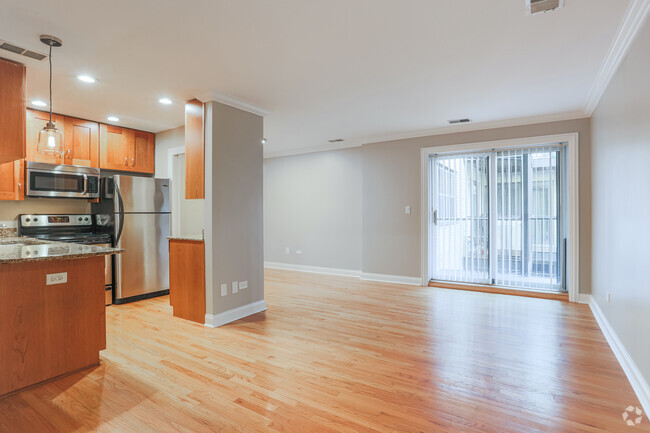 1 BR, 1 BA - Living Room - 519 W Melrose St