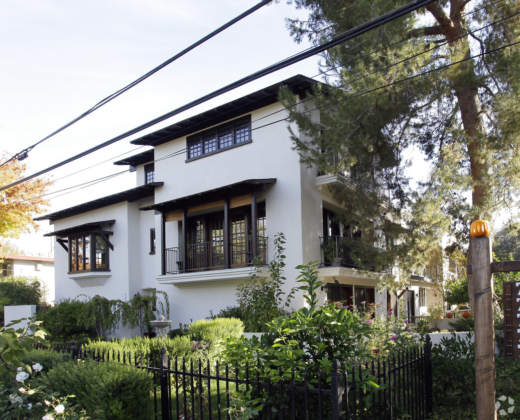 Foto del edificio - 726-736 B St