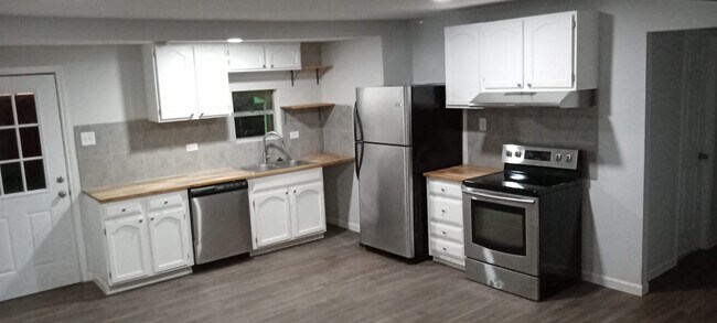 Foto del edificio - 423 Ellana Claire Ct