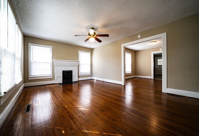 Foto del edificio - 1/2 MONTH OFF * 2-Bed 1 bath | 5 Minutes to Downtown Kannapolis