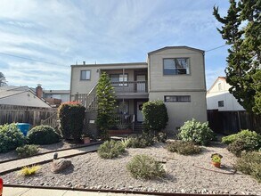 Building Photo - 3816 Beresford St