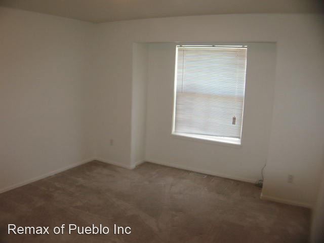Building Photo - 3 br, 2 bath House - 1137 E. SAPINERO