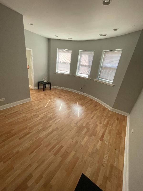 Building Photo - 7401 N Hoyne Ave